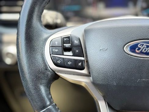 Used 2022 Ford Explorer XLT w/ Equipment Group 202A RWD image 16