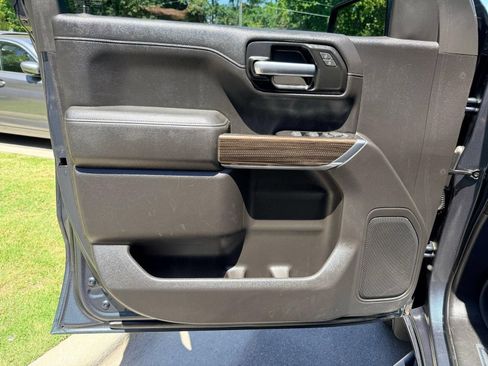 Used 2019 Chevrolet Silverado 1500 LT w/ Texas Edition AWD/4WD image 17
