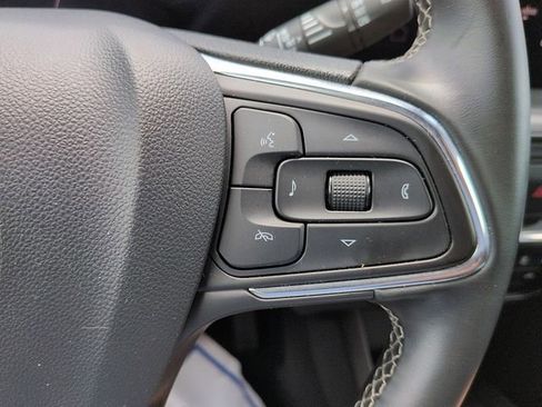 Used 2025 Buick Encore GX Preferred AWD/4WD image 19