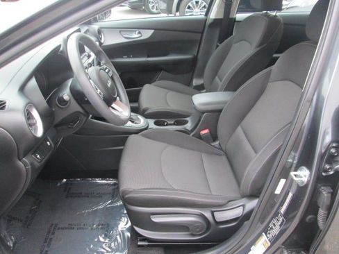 Used 2023 Kia Forte LXS FWD image 10