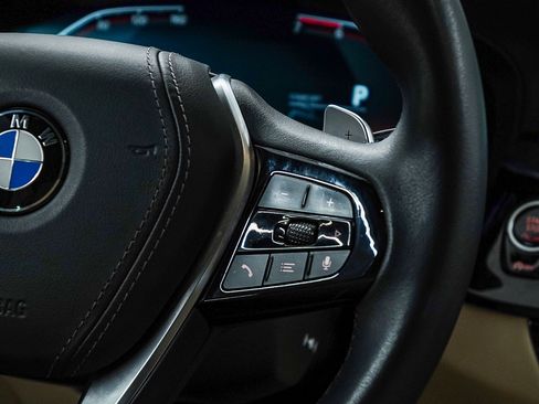 Certified 2022 BMW 530i w/ Premium Package image 17