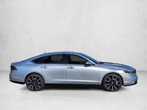Used 2026 Honda Accord Touring image 4