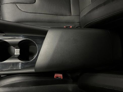 Used 2021 Hyundai Elantra Limited image 21