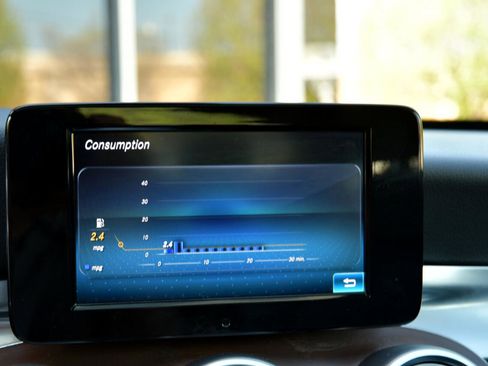 Used 2019 Mercedes-Benz C 300 4MATIC Sedan image 20