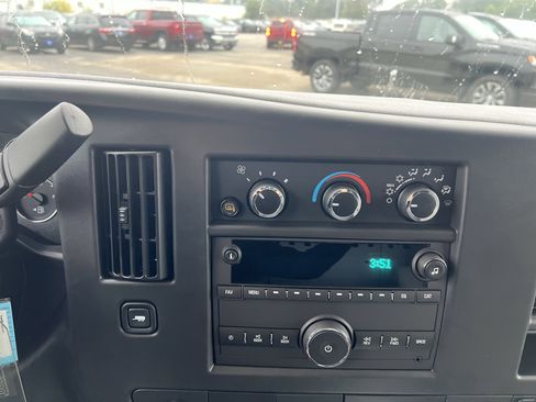 New 2025 Chevrolet Express 3500 w/ Driver Convenience Package image 7