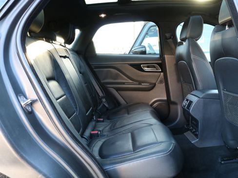 Used 2019 Jaguar F-PACE S image 43