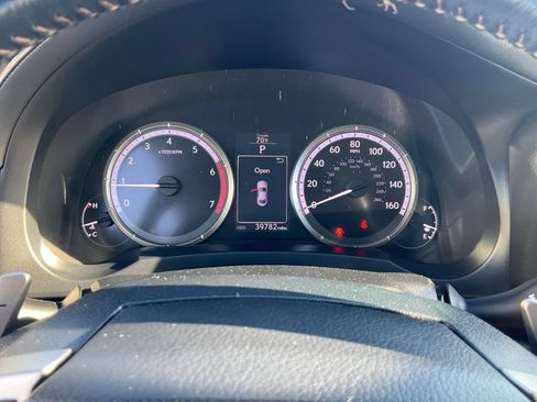Used 2016 Lexus RC 200t w/ Premium Package RWD image 11