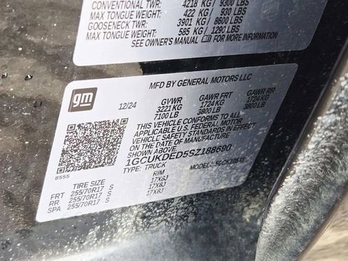 Used 2025 Chevrolet Silverado 1500 LT image 34