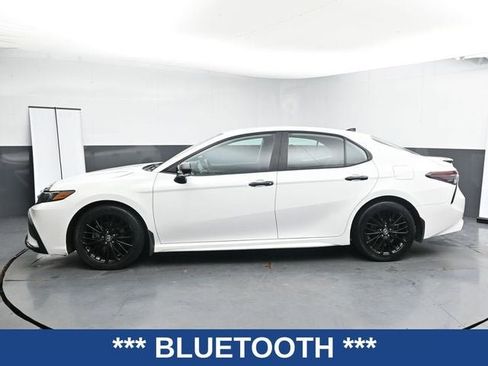 Used 2022 Toyota Camry SE w/ Convenience Package image 7