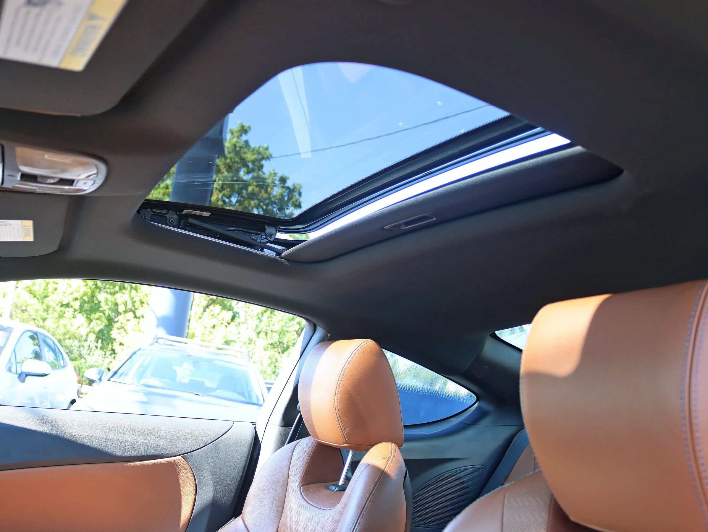 Used 2014 Hyundai Genesis 3.8 RWD image 27
