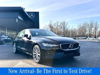 Used 2021 Volvo S60 T6 Momentum w/ Advanced Package