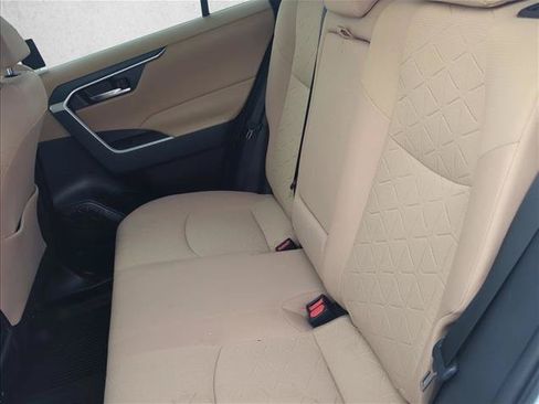 Used 2022 Toyota RAV4 XLE AWD/4WD image 21