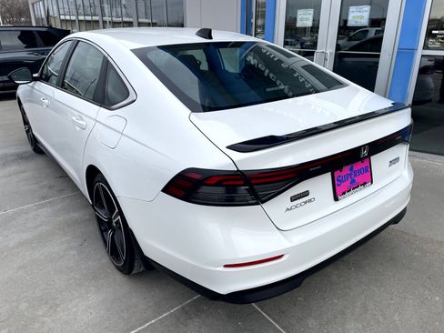 Used 2023 Honda Accord Sport image 2