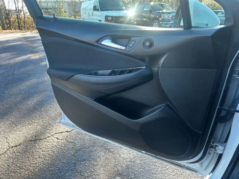 Used 2017 Chevrolet Cruze LT image 22