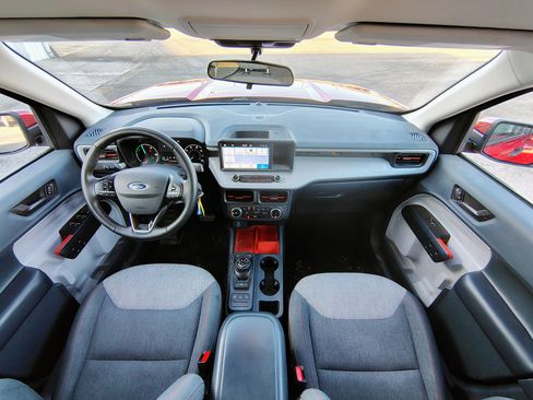 Used 2023 Ford Maverick XLT w/ XLT Luxury Package image 2