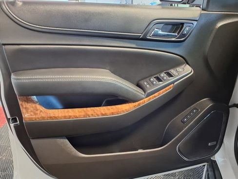 Used 2018 Chevrolet Suburban Premier image 21
