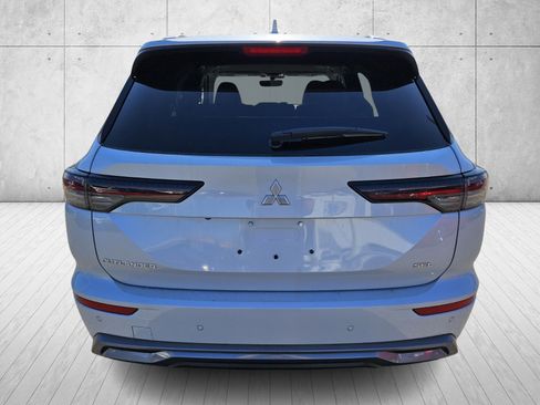 New 2026 Mitsubishi Outlander SEL image 6