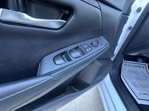 Used 2025 Nissan Sentra SV FWD image 20