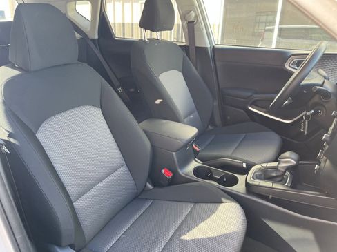 Used 2025 Kia Soul LX w/ LX Technology Package image 35