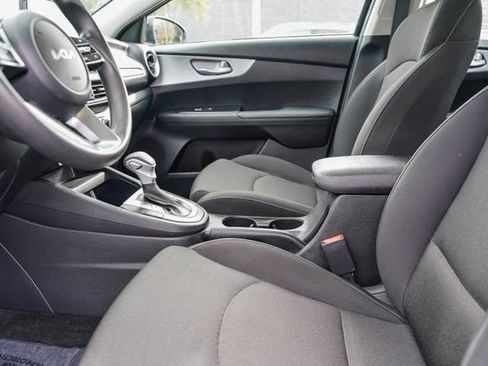 Certified 2022 Kia Forte LXS image 18