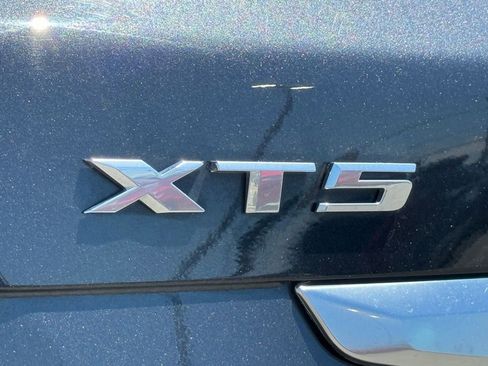 Used 2021 Cadillac XT5 Premium Luxury FWD image 9