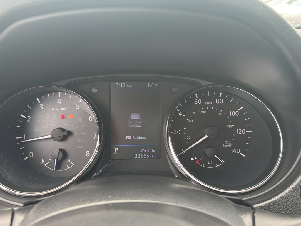 Used 2022 Nissan Rogue Sport SV AWD/4WD image 34
