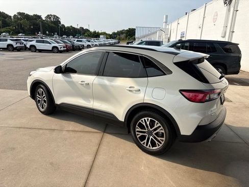 Used 2020 Ford Escape SEL FWD image 4