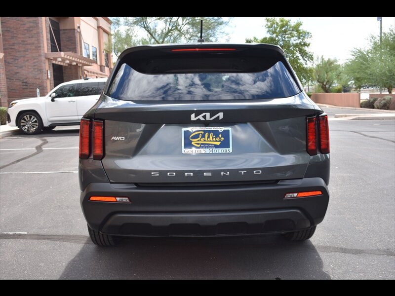 Used 2022 Kia Sorento LX AWD/4WD image 8