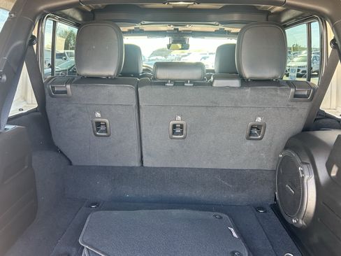 Used 2021 Jeep Wrangler Unlimited Rubicon 4xe w/ Cold Weather Group AWD/4WD image 10