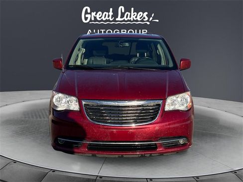 Used 2015 Chrysler Town & Country Touring w/ Driver Convenience Group image 8