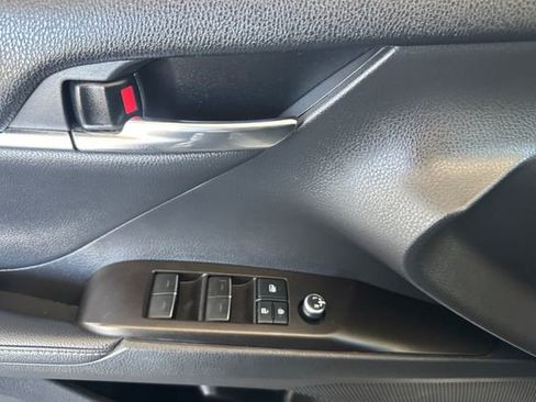 Used 2021 Toyota Camry XSE FWD image 11
