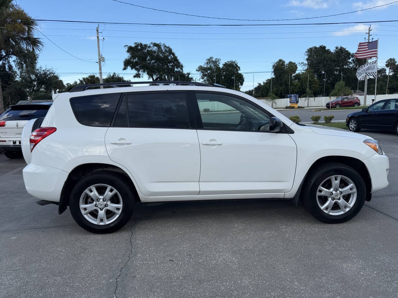 Used 2012 Toyota RAV4 FWD w/ Upgrade Value Pkg image 9