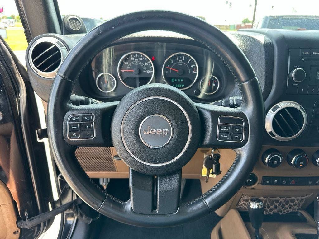 Used 2014 Jeep Wrangler Unlimited Sahara w/ Connectivity Group AWD/4WD image 39