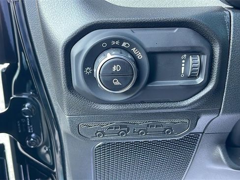 New 2025 Jeep Gladiator Sport image 17