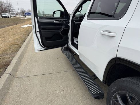 New 2026 Jeep Grand Wagoneer Limited w/ Premium Group II image 10