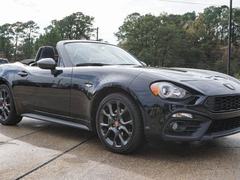 Used 2018 FIAT 124 Spider Abarth image 2