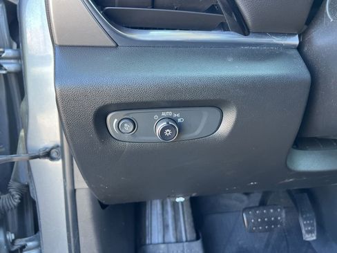 Used 2019 Chevrolet Traverse LS w/ LPO, Floor Liner Package AWD/4WD image 16