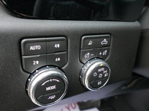 New 2026 GMC Sierra 3500 SLT w/ SLT Premium Package image 18