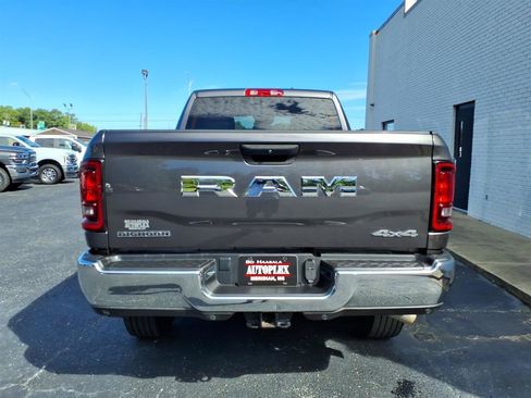 Used 2026 RAM 2500 Big Horn AWD/4WD image 4