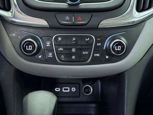 Used 2023 Chevrolet Equinox LT w/ Driver Convenience Package FWD image 36
