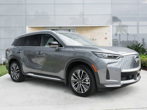 Certified 2026 INFINITI QX60 Luxe w/ Family Package FWD image 2