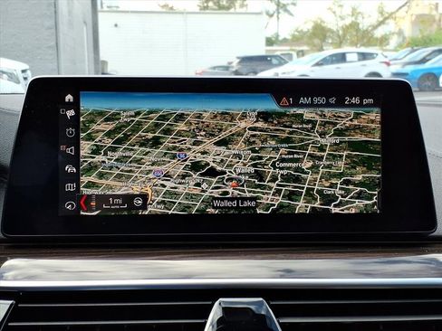 Used 2019 BMW M550i xDrive w/ Premium Package image 16