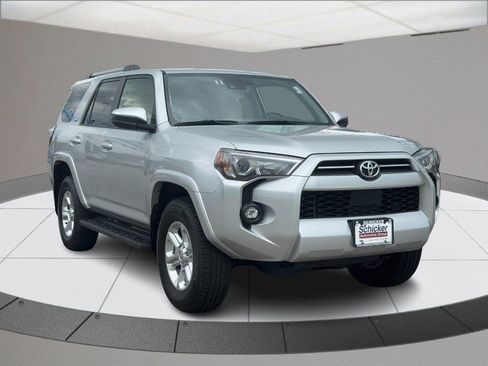 Used 2024 Toyota 4Runner SR5 AWD/4WD image 2