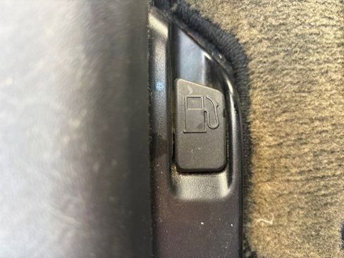 Used 2018 Toyota Prius C Two FWD image 43