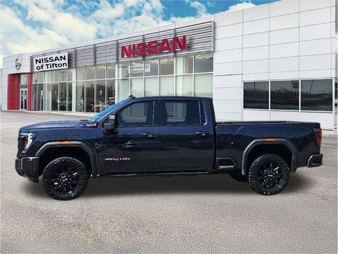 Used 2024 GMC Sierra 2500 AT4 w/ Technology Package image 4