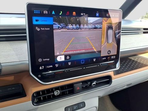 New 2025 Volkswagen ID. Buzz 1st Edition image 9