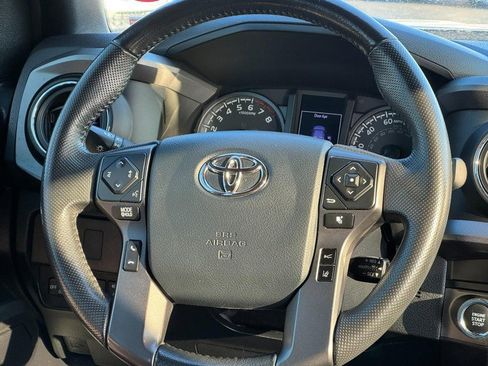 Used 2020 Toyota Tacoma TRD Off-Road w/ TRD Premium Off Road Package image 11