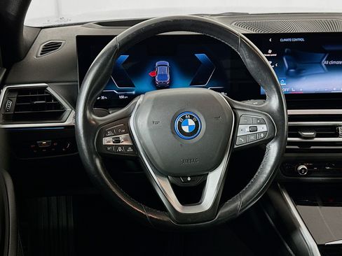 Used 2024 BMW i4 eDrive40 RWD image 18