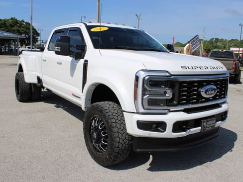 Used 2025 Ford F450 Platinum AWD/4WD image 16