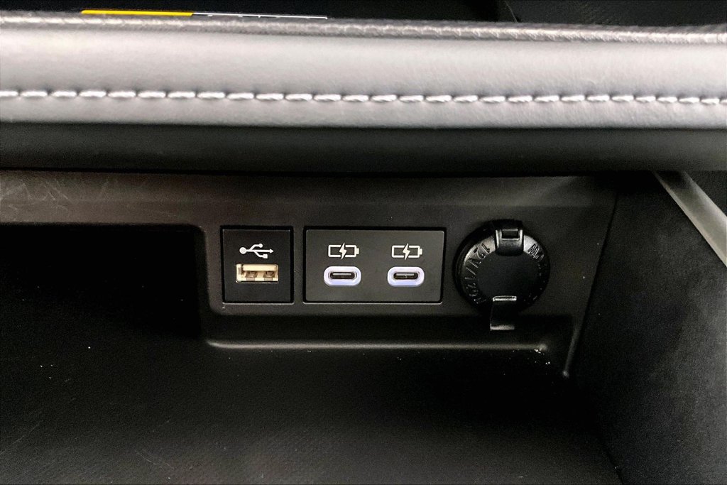 Certified 2026 Toyota Highlander XLE AWD/4WD image 16